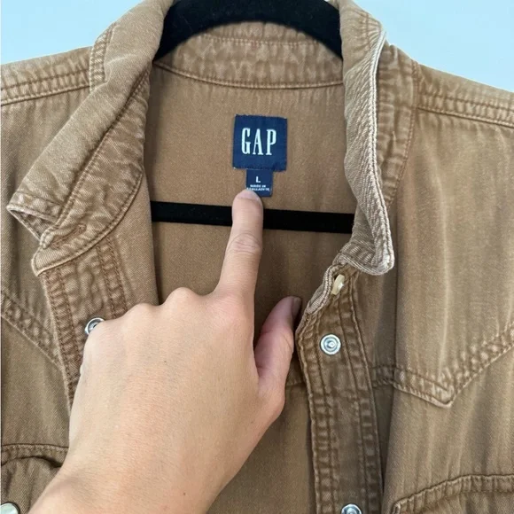 GAP Tan Western Snap-Front Shirt - Picture 2 of 3